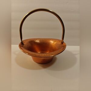 Coppercraft Guild Vintage Hammered Copper Basket w/ Moveable Brass Handle